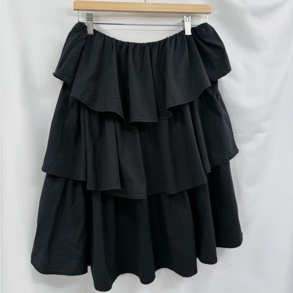 Bucket List Tiered Ruffle Skirt in Black | Large